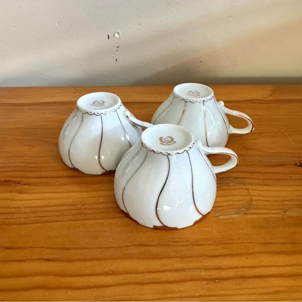 Vintage Yamaka Tea Cup with Gold Swirl Accents Japan Set of 3